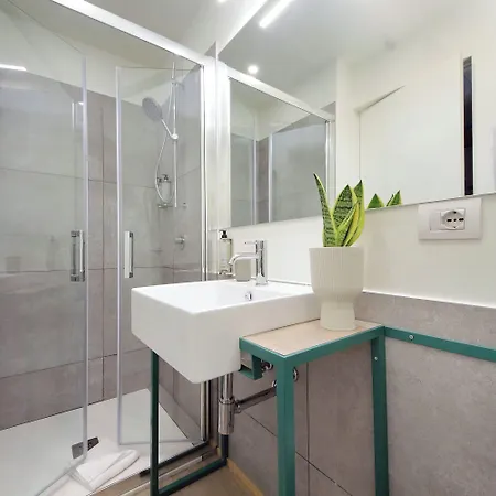Bed & Breakfast Romagnosi 20 *